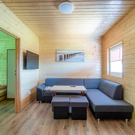 بيت للعطل Maks Osrodek Wypoczynkowy ريوزينو