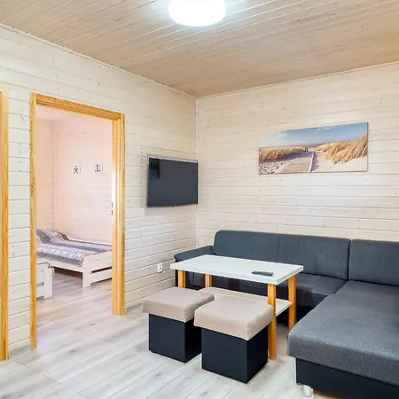 Maks Osrodek Wypoczynkowy بيت للعطل